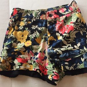 Zara Floral Ruffled Shorts. Size S